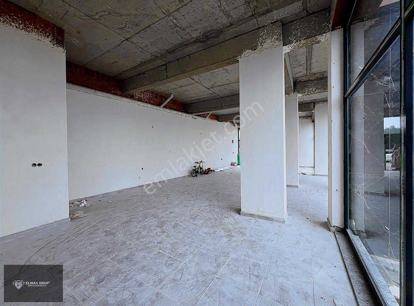 Serdivanda Göl Manzaralı Geniş Vitrinli Kiralık Dükkan - Görsel 8