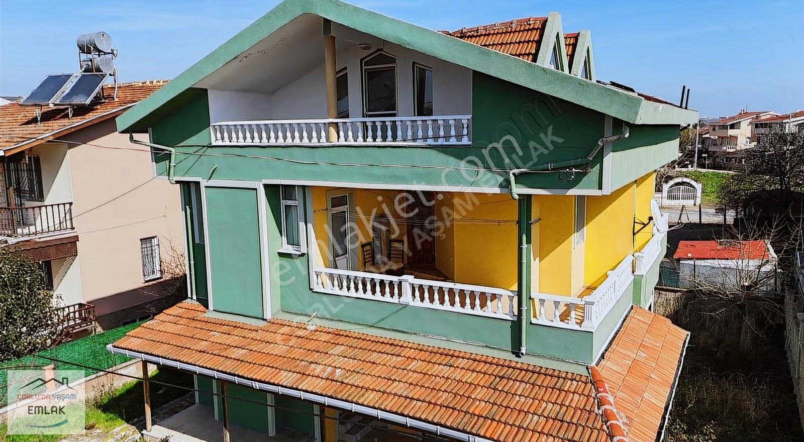 Silivri Gümüşyaka'da Denize Yakın, 3 Katlı Müstakil Villa