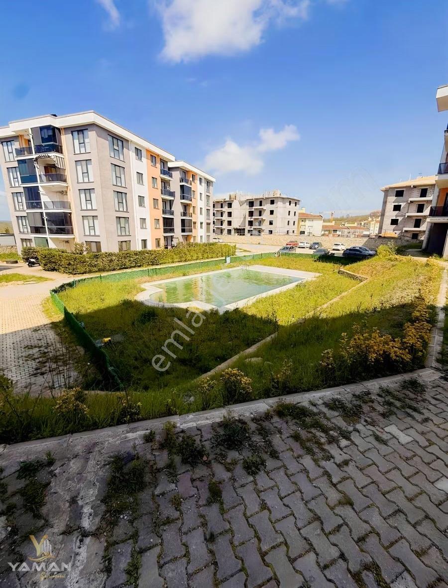Yaman Gayrimenkulden Satılık Lüx Havuzlu Sitede Ara Kat