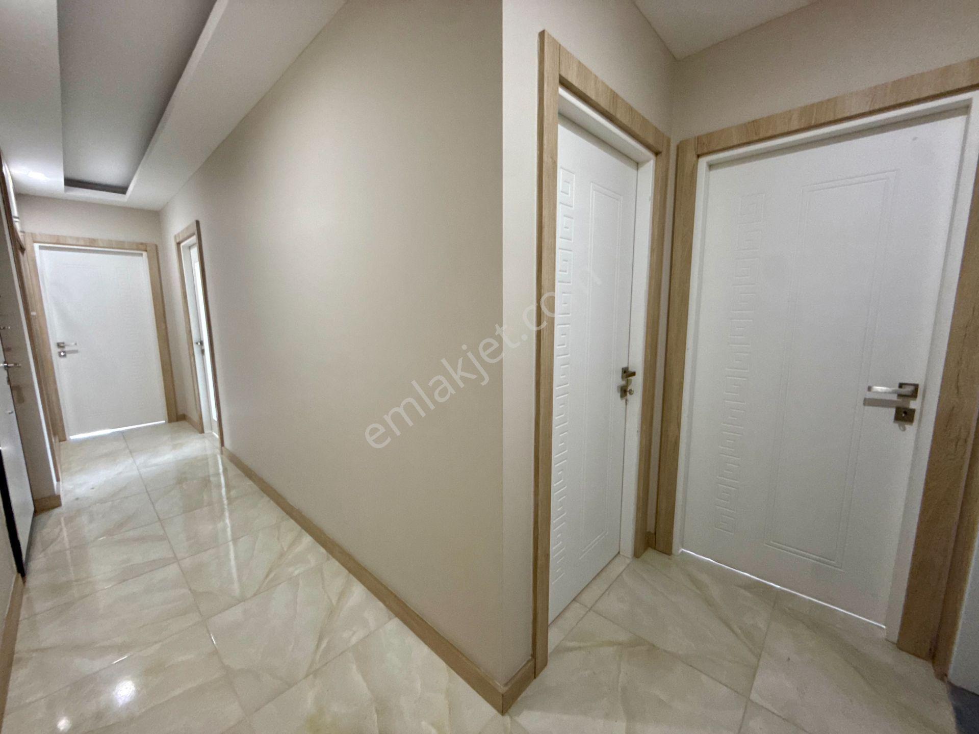 Şehir Hastanesine 1 Km, Havuzlu Sitede Sıfır Eşyalı Kiralık 2+1 - Görsel 23