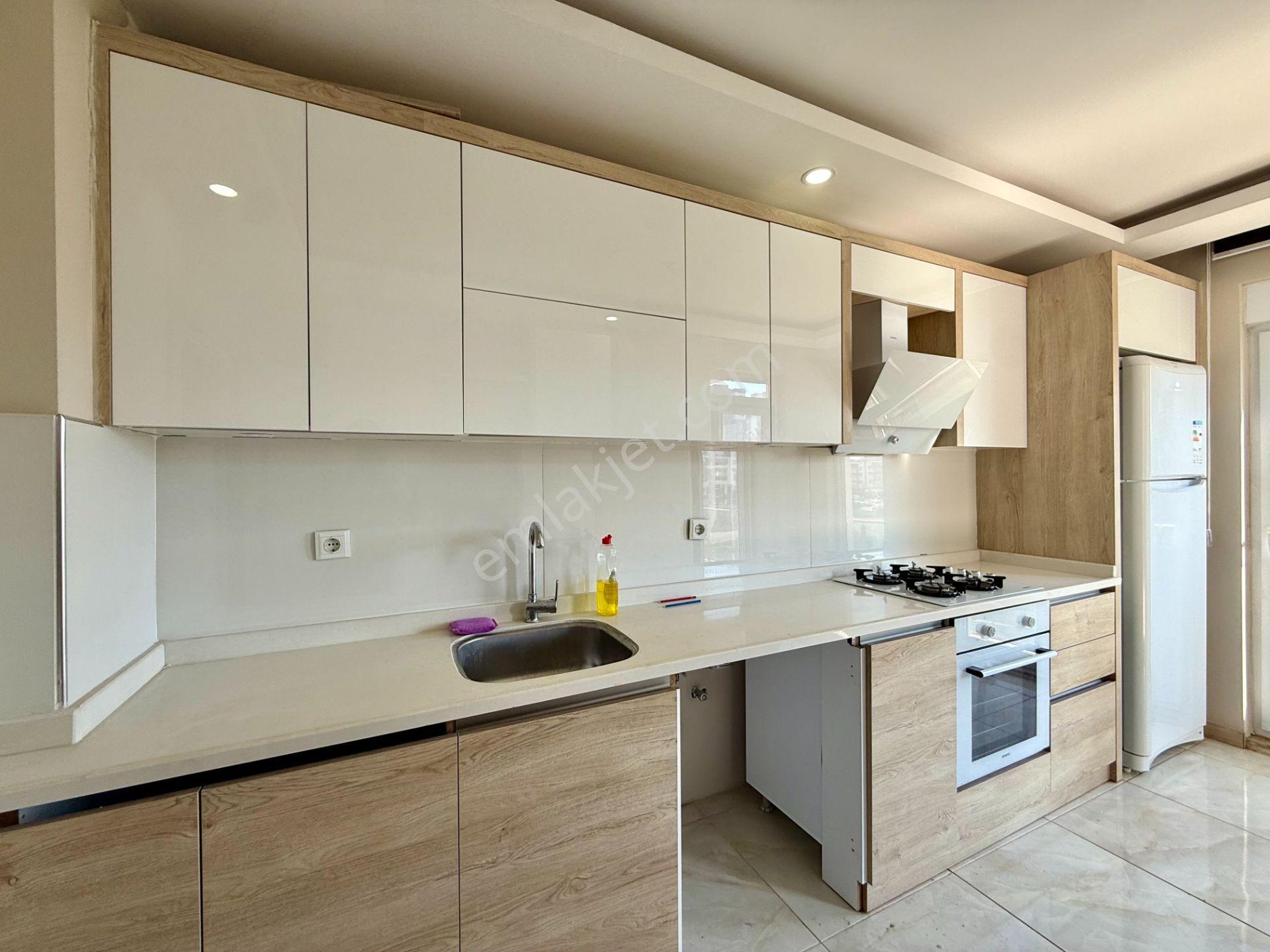 Şehir Hastanesine 1 Km, Havuzlu Sitede Sıfır Eşyalı Kiralık 2+1 - Görsel 12