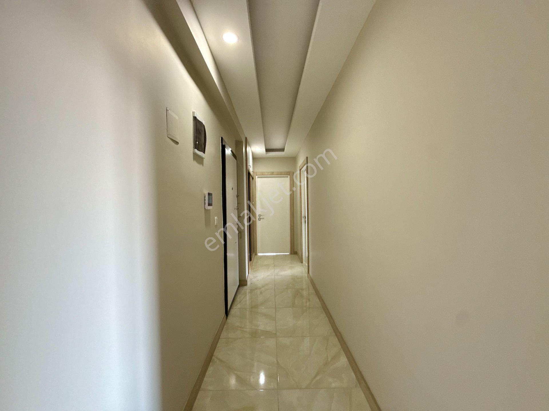 Şehir Hastanesine 1 Km, Havuzlu Sitede Sıfır Eşyalı Kiralık 2+1 - Görsel 13