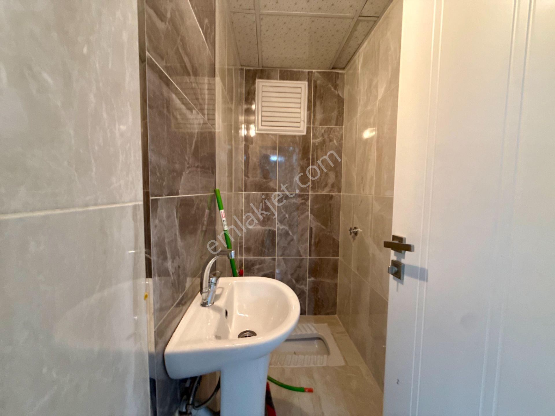 Şehir Hastanesine 1 Km, Havuzlu Sitede Sıfır Eşyalı Kiralık 2+1 - Görsel 22
