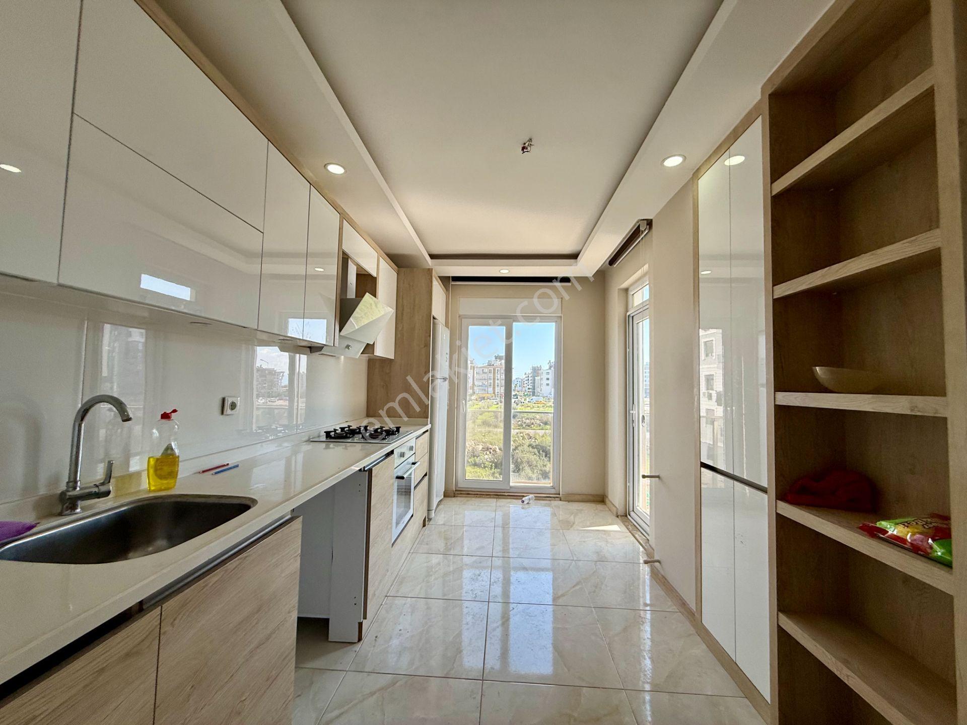 Şehir Hastanesine 1 Km, Havuzlu Sitede Sıfır Eşyalı Kiralık 2+1 - Görsel 11