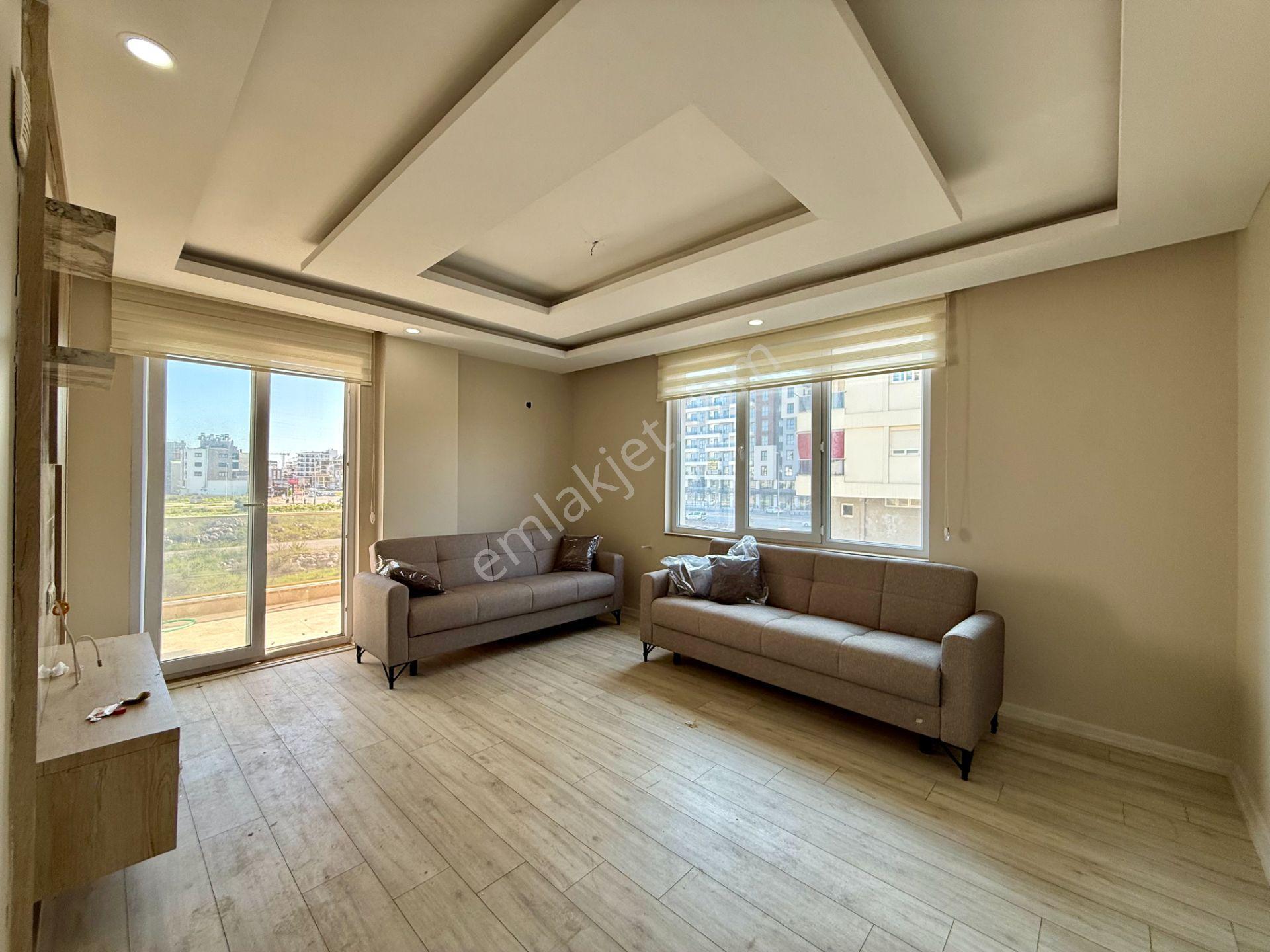 Şehir Hastanesine 1 Km, Havuzlu Sitede Sıfır Eşyalı Kiralık 2+1 - Görsel 3