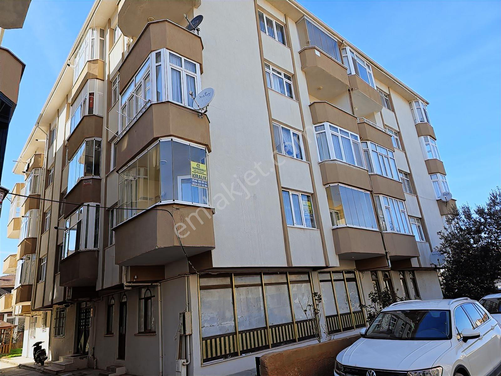 2+1 135 M2 Kombi Peteklı Ful Eşyalı Daire Pilaj Merkez Asansörlü