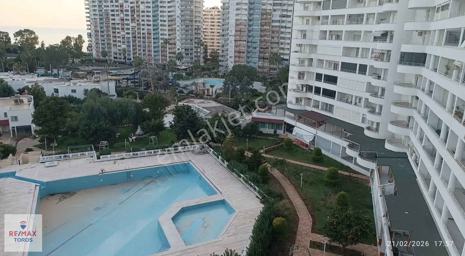 Remax Toros'tan Tömük Club Lido'da Denize Sıfır 3+1 - Görsel 2