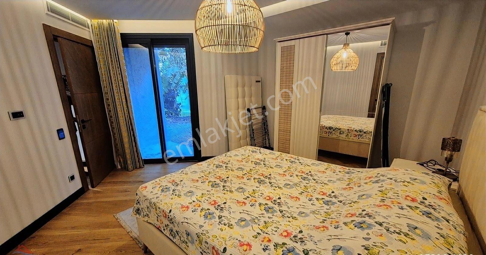 Asarlık'ta Denize Sıfır Özel Plajlı Sitede Bahçe Katı Rezidans - Görsel 6