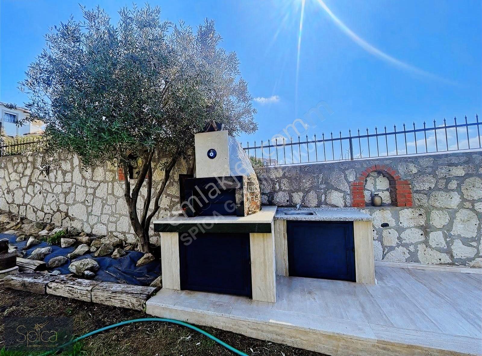 Çeşme Dalyan Deniz Manzaralı Teraslı Müstakil 5+1 Villa