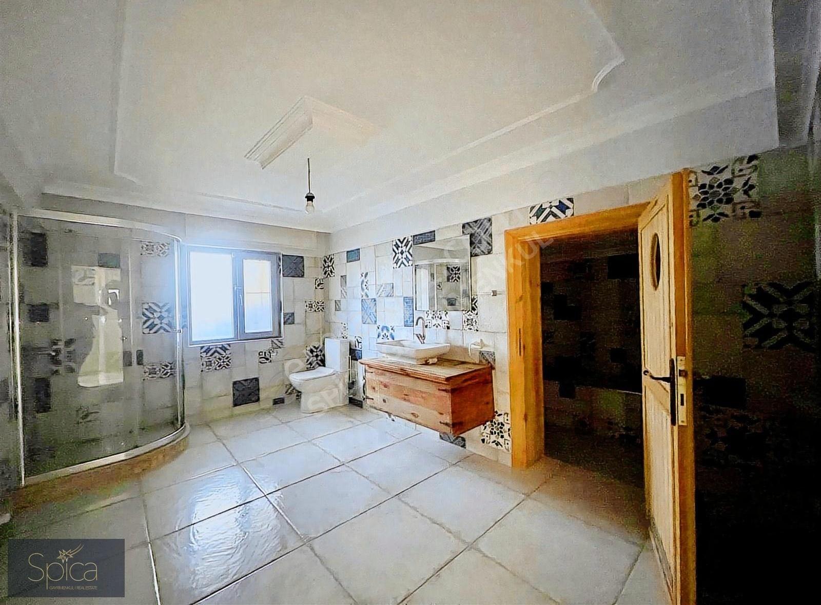 Çeşme Dalyan Deniz Manzaralı Teraslı Müstakil 5+1 Villa - Görsel 2