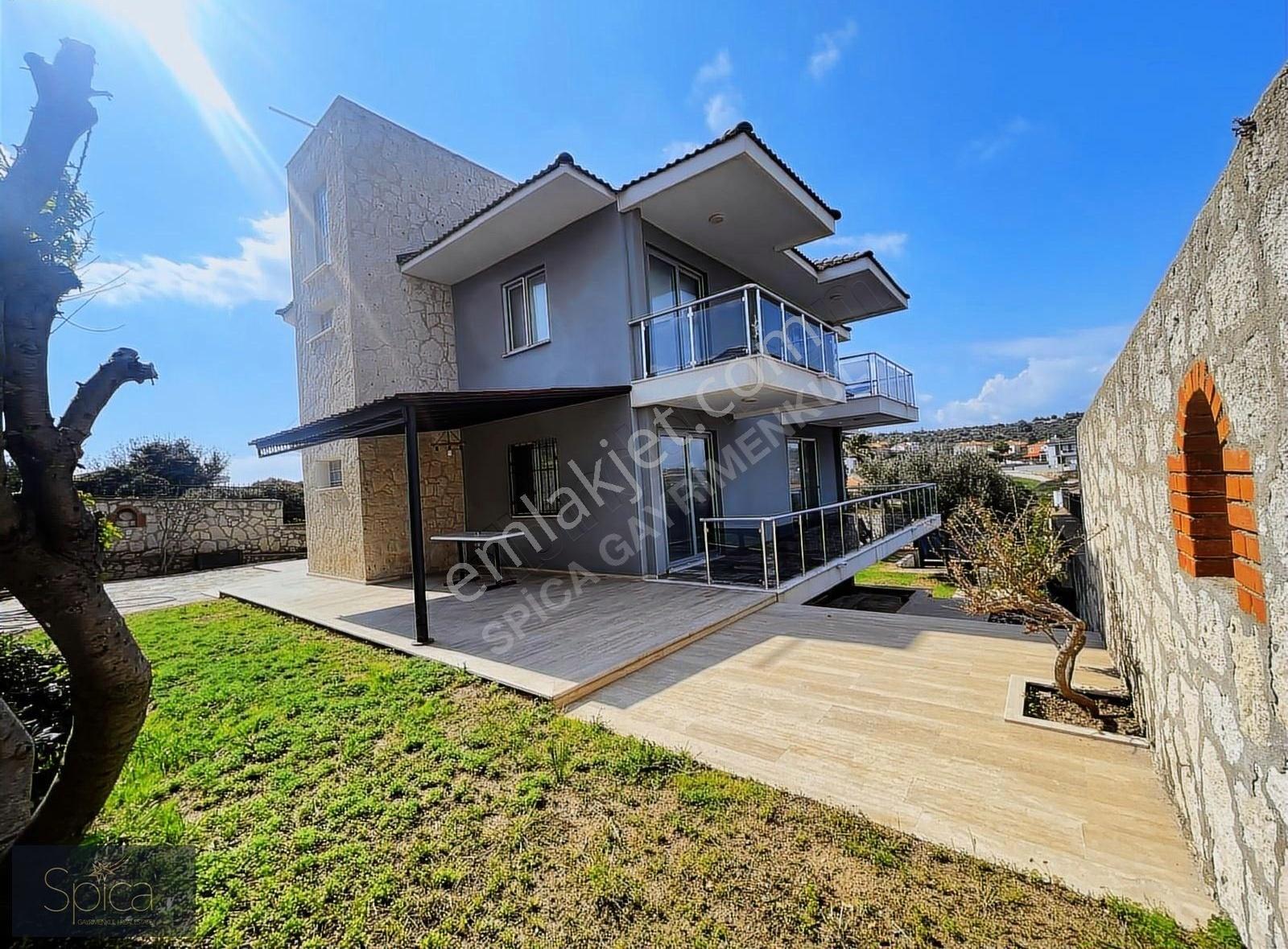 Çeşme Dalyan Deniz Manzaralı Teraslı Müstakil 5+1 Villa - Görsel 25