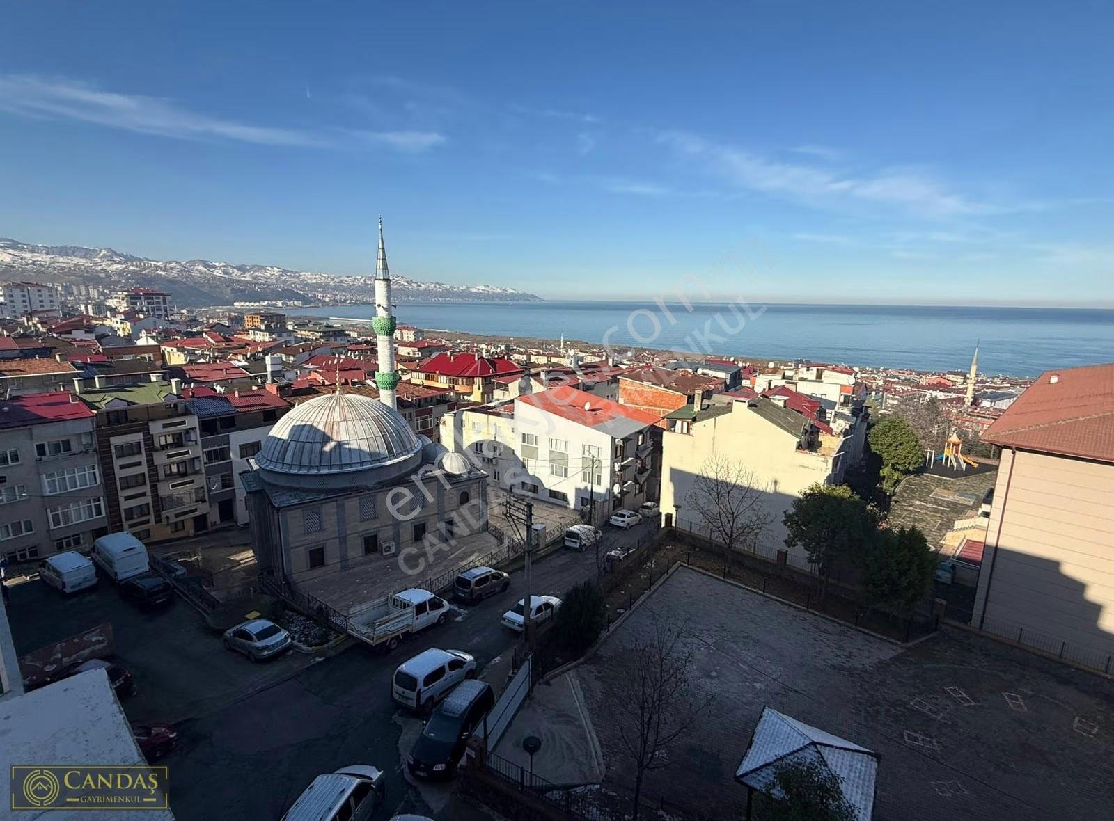 Yeşiltepe'de Deniz & Şehir Manzaralı Satılık Dubleks Daire