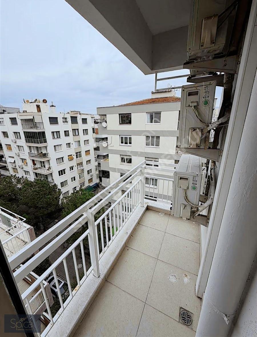 Alsancak Gül Sokakta Tadilatlı 3+2 Kiralik Köşe Daire - Görsel 20