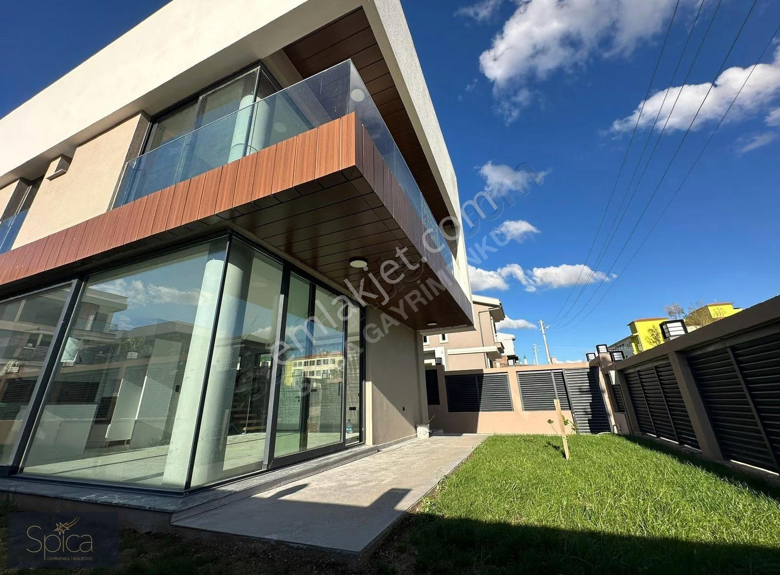 Bergama Bahçeli Evler 3+1 Satılık Villa