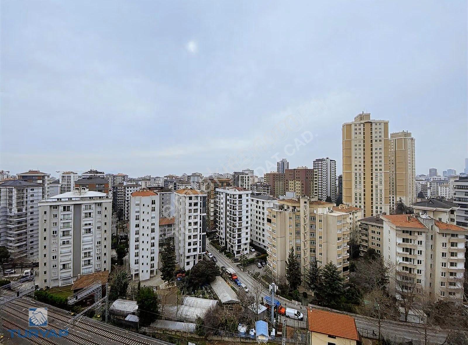 Turyap'tan Erenköy'de Deniz Ve Adalar Manzaralı Geniş Sıfır 3+1 - Görsel 14