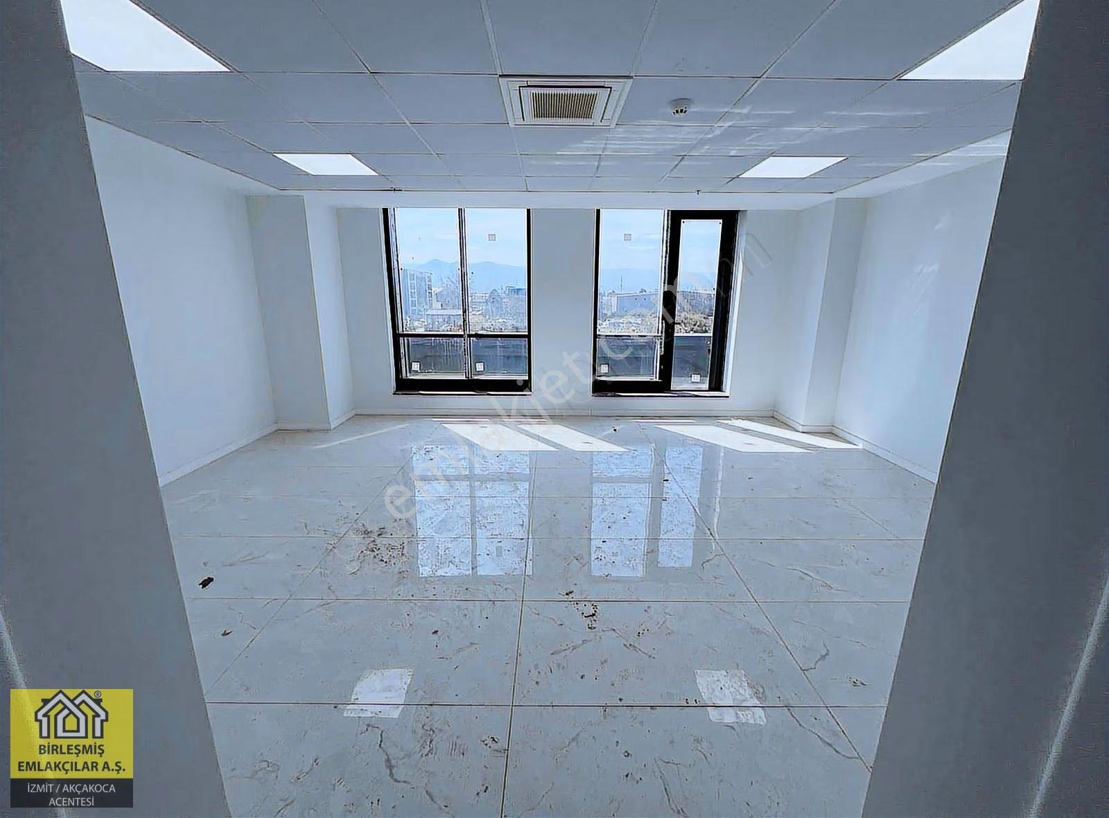 İzmit'te Prestijin Adresi Sapphire Plaza'da 45 M2 Kiralık Ofis - Görsel 2