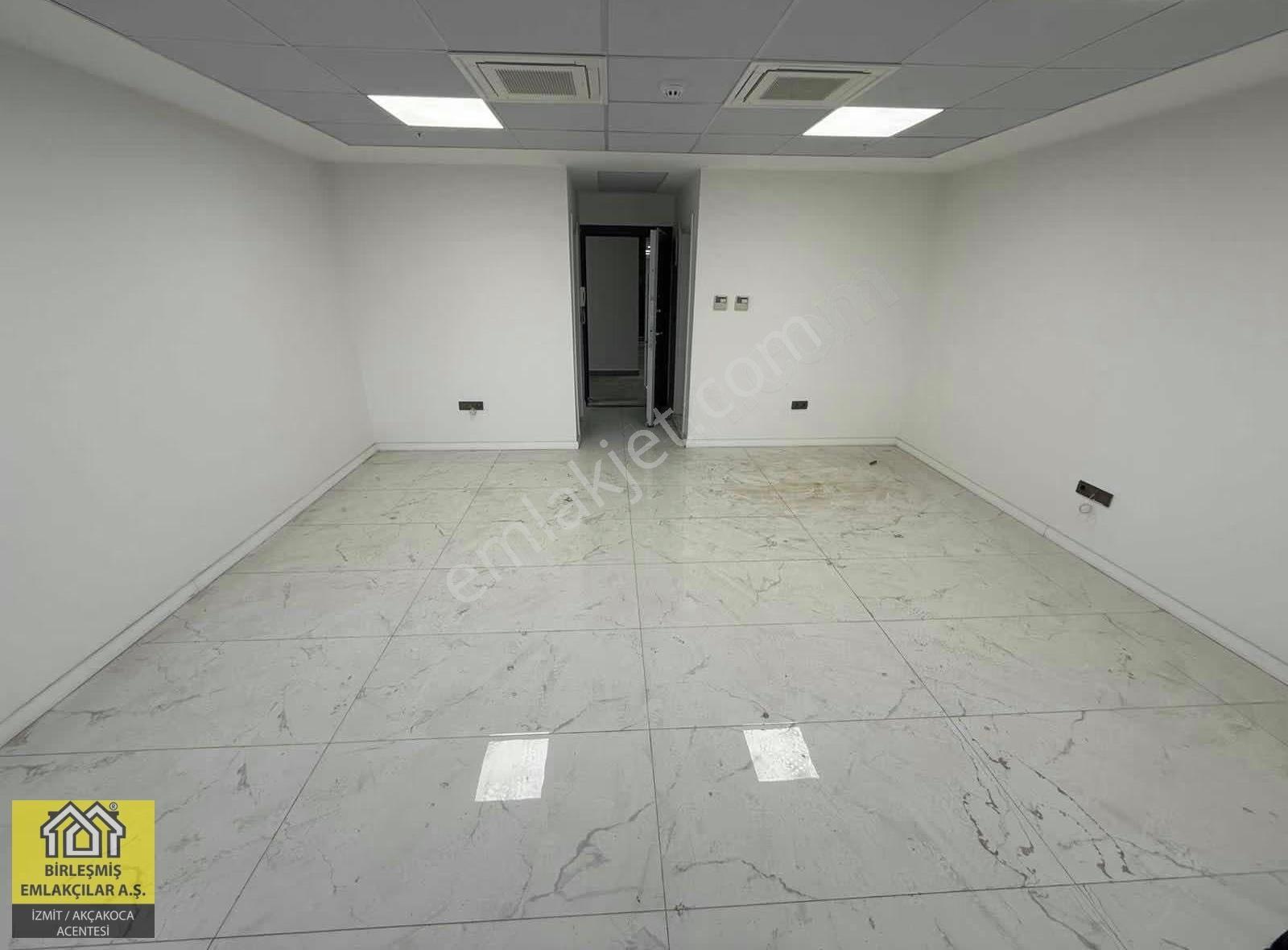 İzmit'te Prestijin Adresi Sapphire Plaza'da 38m2 Kiralık Ofis - Görsel 4