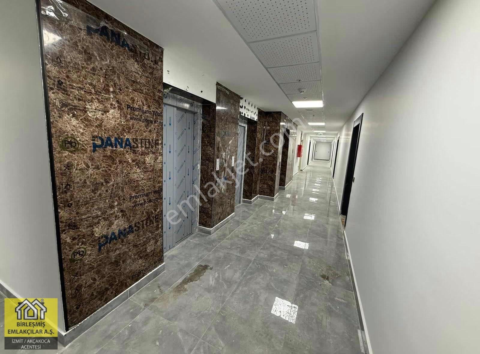 İzmit'te Prestijin Adresi Sapphire Plaza'da 42m2 Kiralık Ofis - Görsel 4
