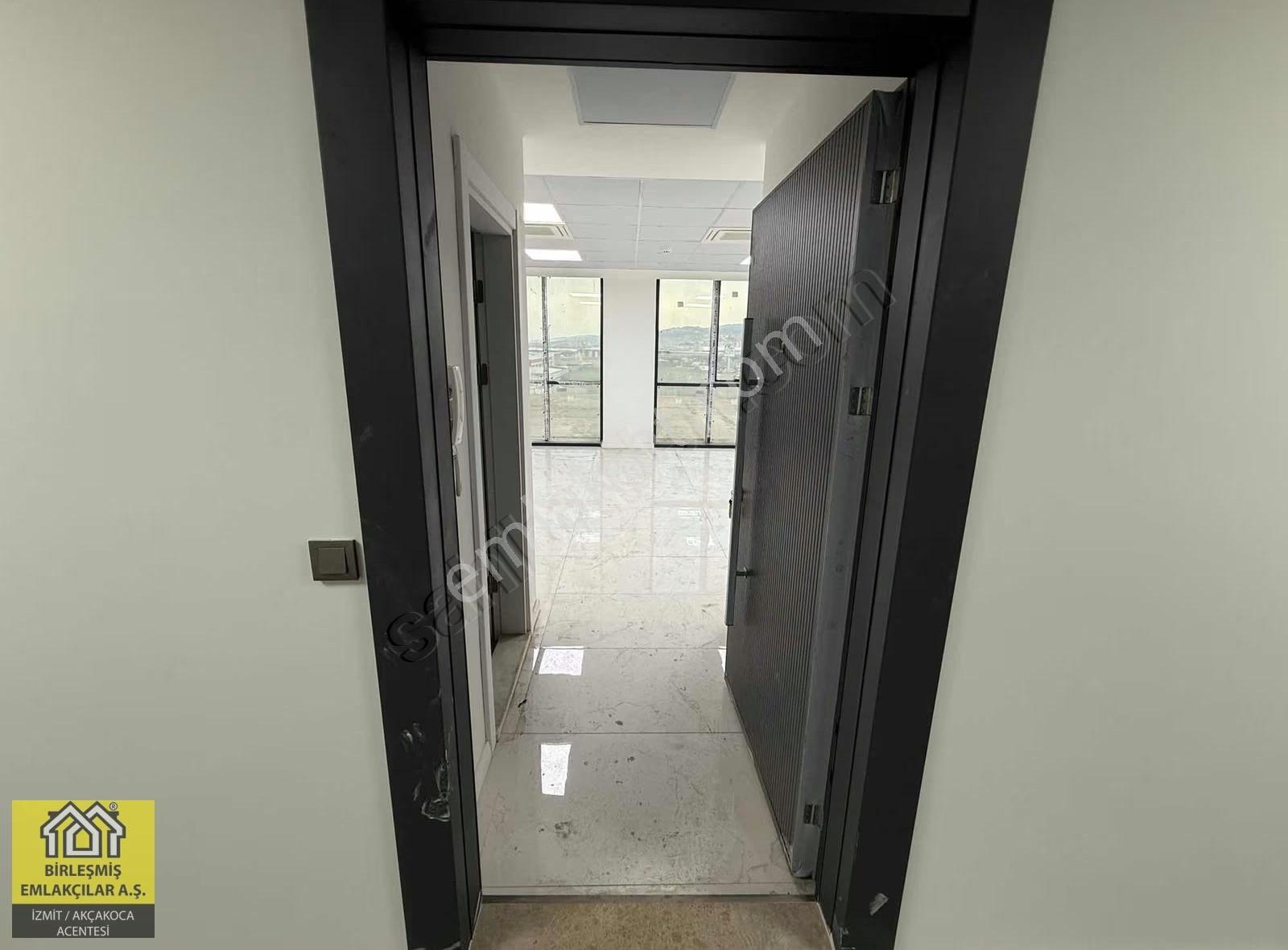 İzmit'te Prestijin Adresi Sapphire Plaza'da 47m2 Kiralık Ofis - Görsel 5