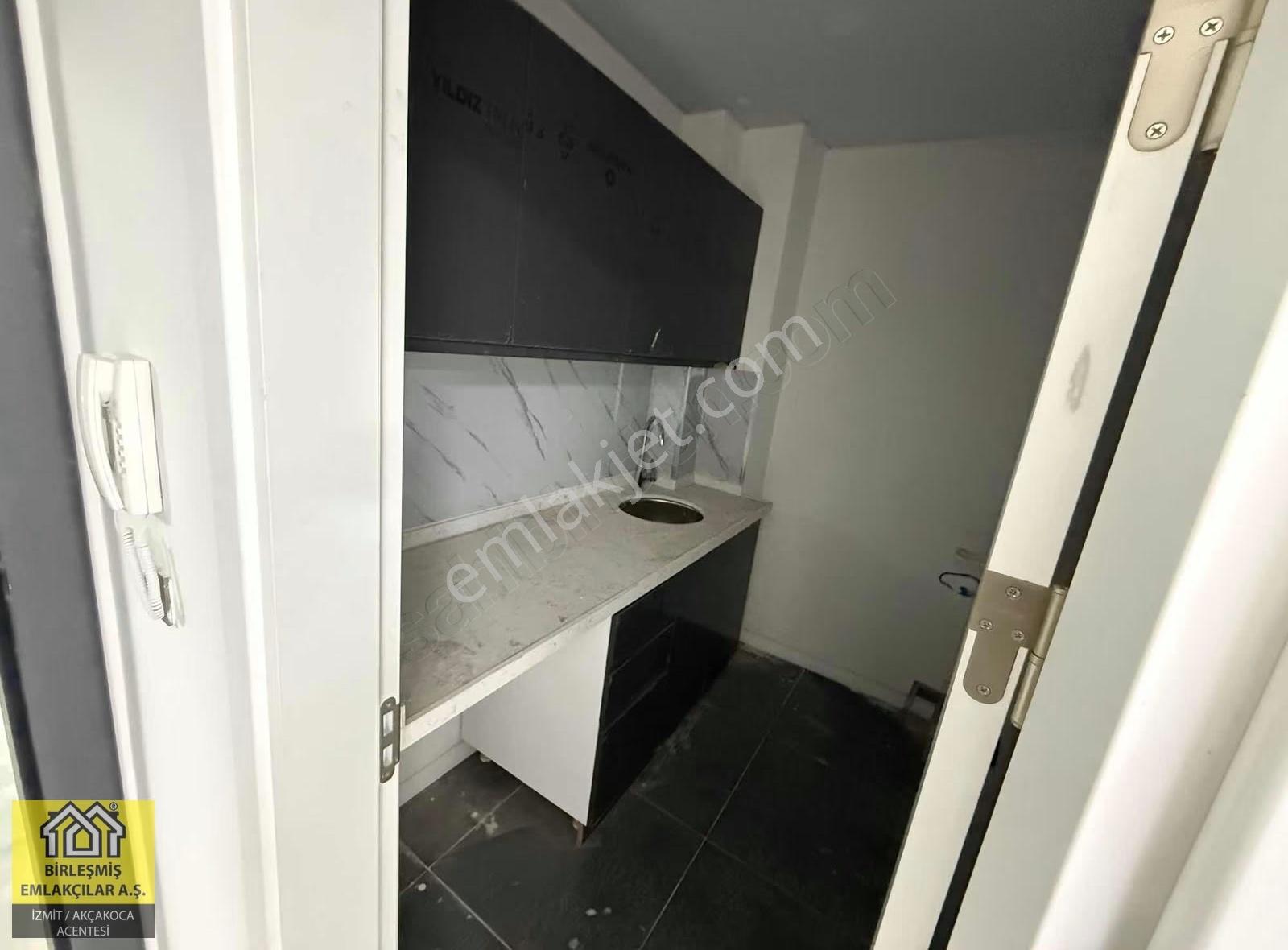 İzmit'te Prestijin Adresi Sapphire Plaza'da 47m2 Kiralık Ofis - Görsel 18