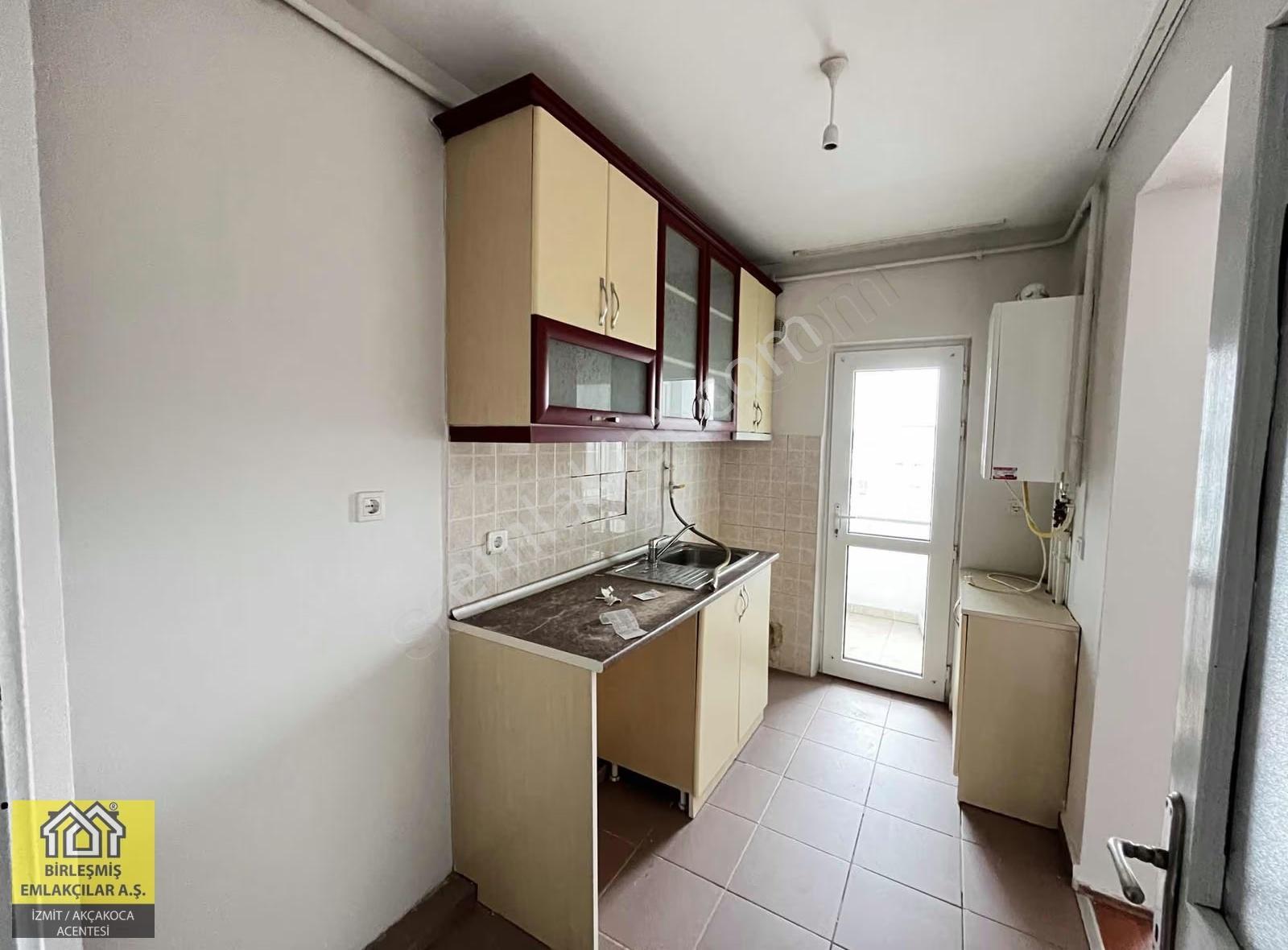 Erenler Cedit Sitesi 81 M2 2+1 Arakat Kiralık Daire - Görsel 2