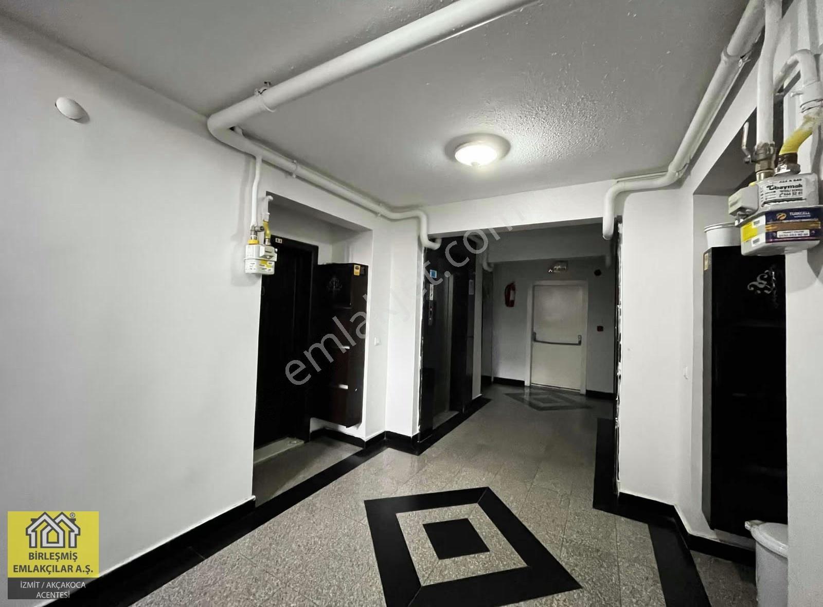 Erenler Cedit Sitesi 81 M2 2+1 Arakat Kiralık Daire - Görsel 11