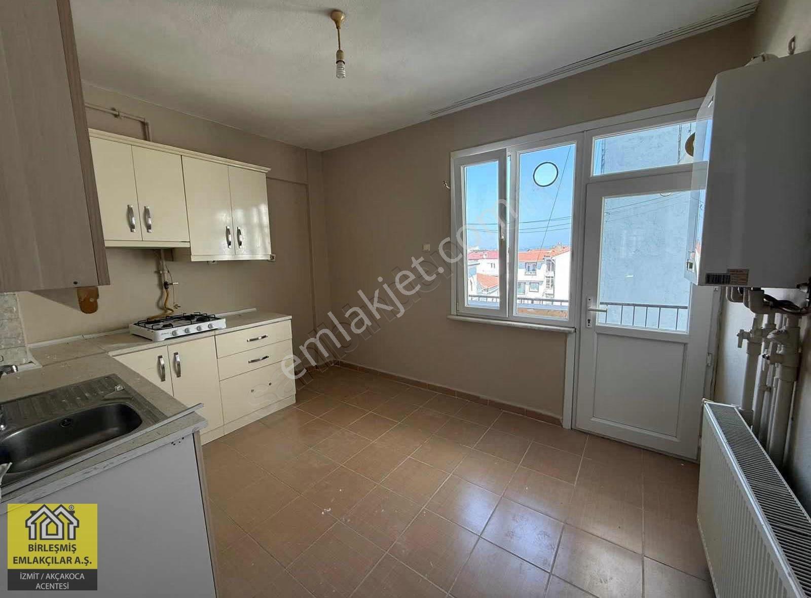Karamürsel Merkez Geniş 3+1 130 M2 Arakat Kiralık Daire - Görsel 4