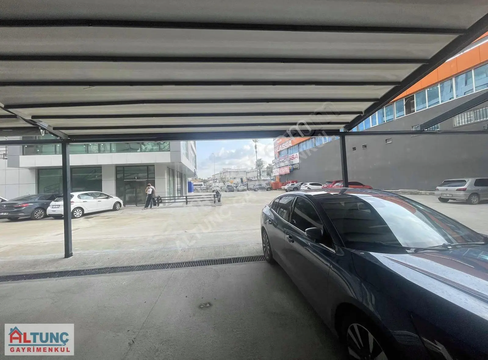Yetsan İş Merkezinde Expertiz İzini Alınmış 3 Katlı Yol Üzerinde - Görsel 5