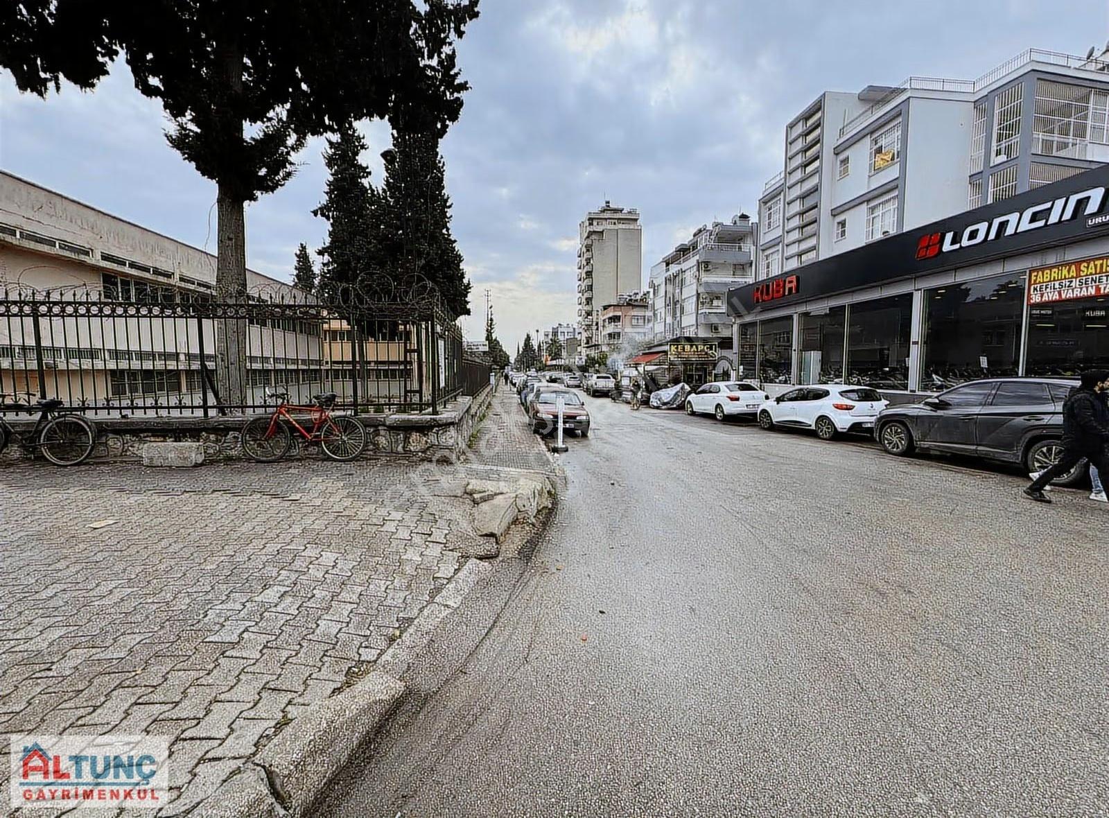 E-5 'e İkinci Parsel Kurumsal Firma Kiracılı Emsalsiz İşyeri - Görsel 15