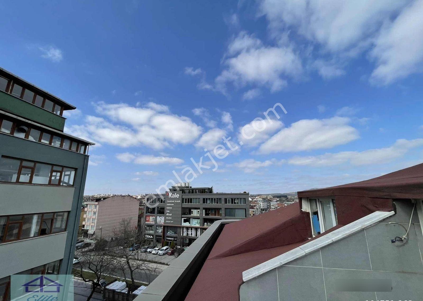 Sancaktepe'de Kiralık Dubleks Teraslı Plaza Katı - Görsel 12