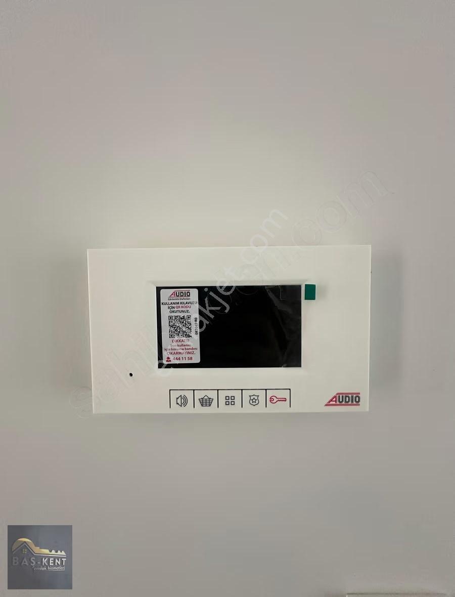 Cumhuriyet Mahallesinde 2+1 Satılık Fırsat Daire - Görsel 11