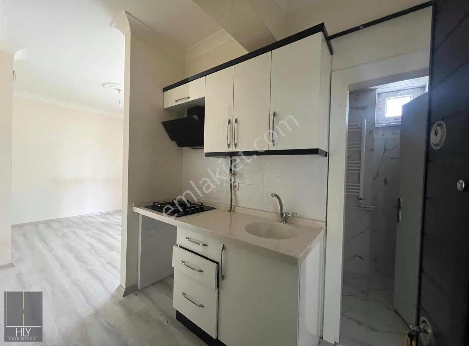 Hly Gayrimenkulden Plevne Mah.de 1+1 45 M² Eşyasız Kiralık Daire - Görsel 3