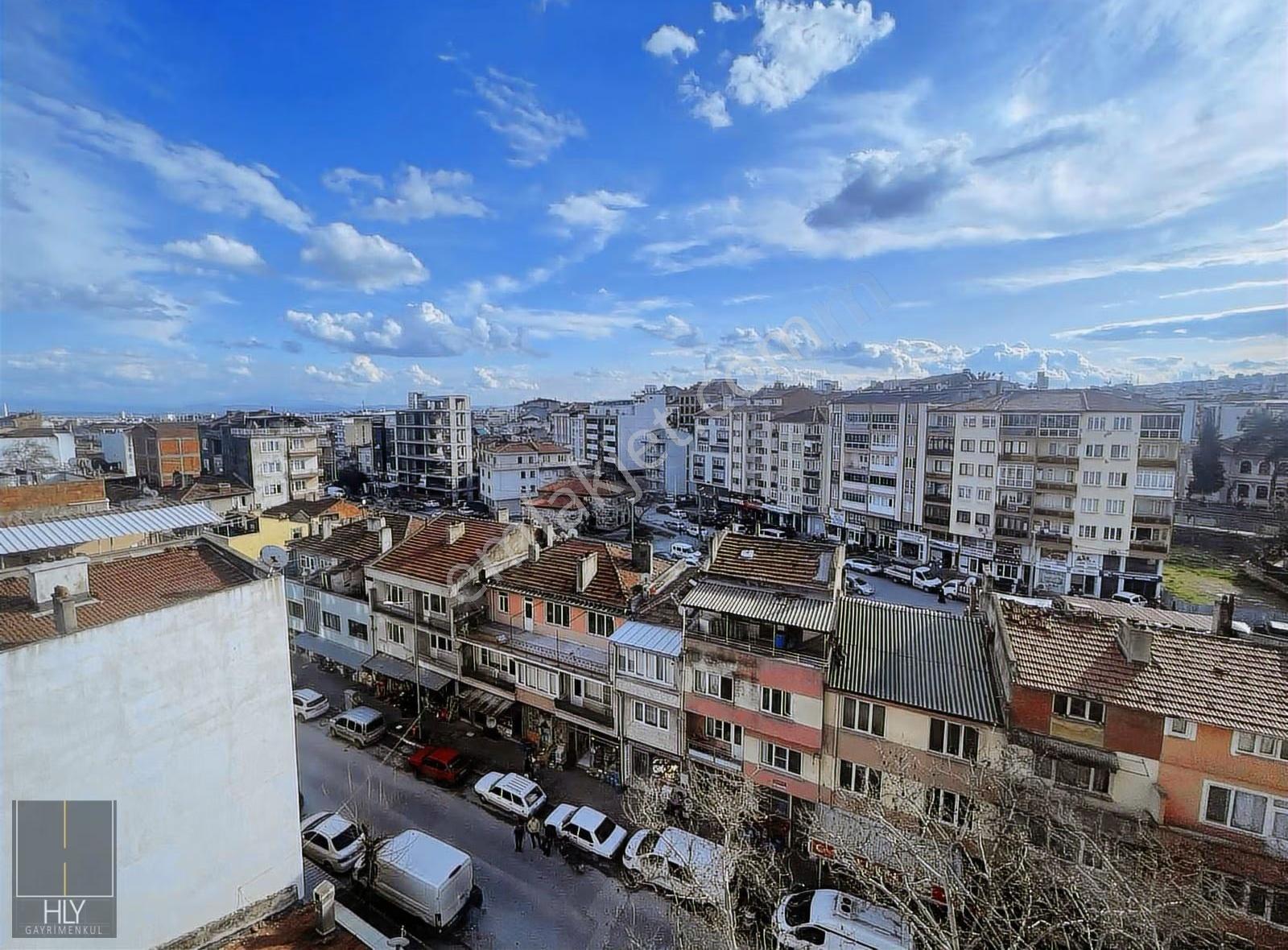 Hly Gayrimenkulden Demirciler Cd. De 3+1 100 M² Kiralık Daire