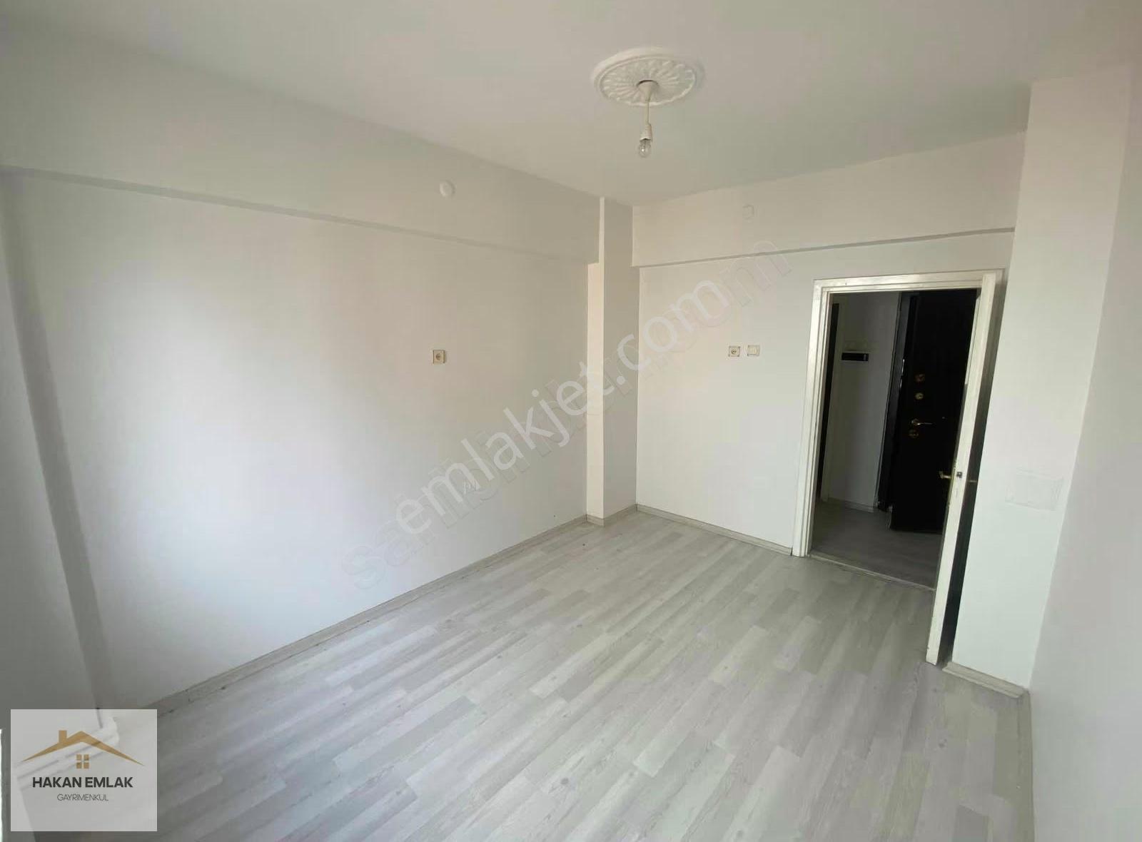 Hakan Emlak'tan Çarşı İçinde Yapılı 3+1 Kiralık Daire - Görsel 9