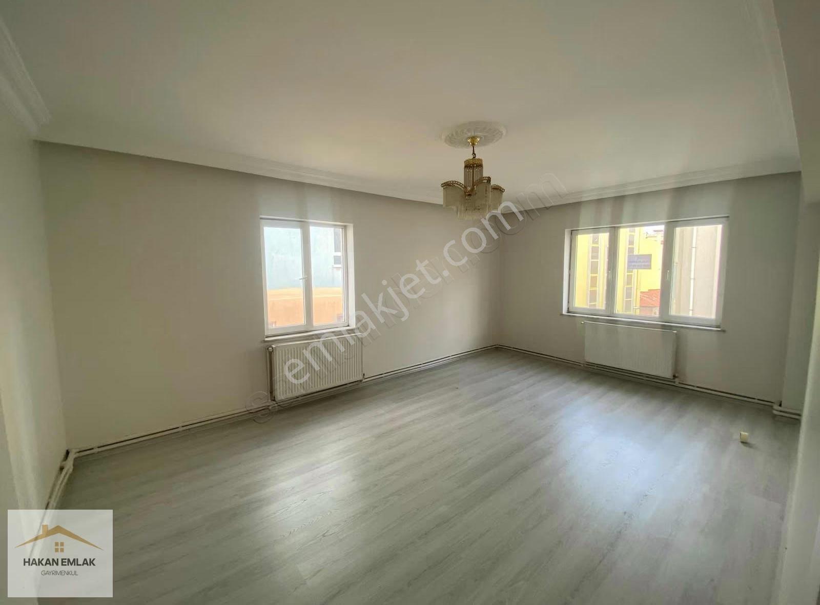 Hakan Emlak'tan Çarşı İçinde Yapılı 3+1 Kiralık Daire - Görsel 8