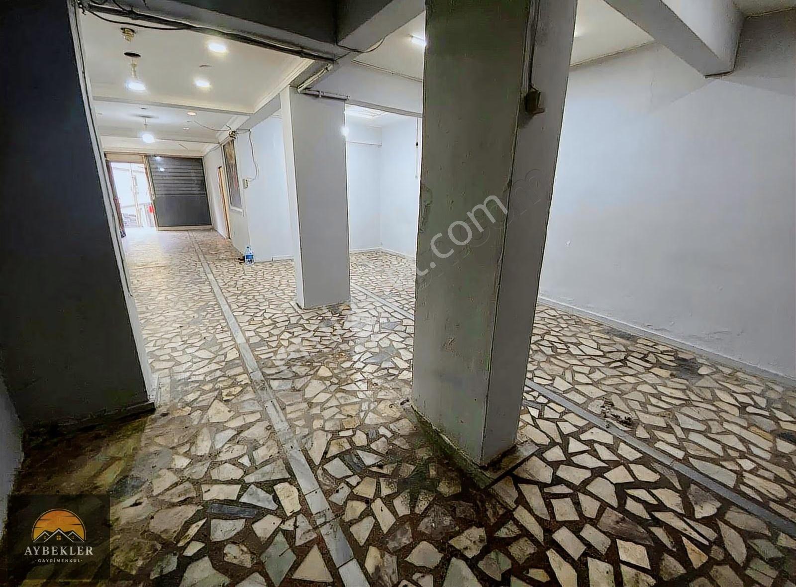 Sefaköy'de Cadde Üzerinde 100m2 Kiralık Düz Giriş Dükkan - Görsel 3