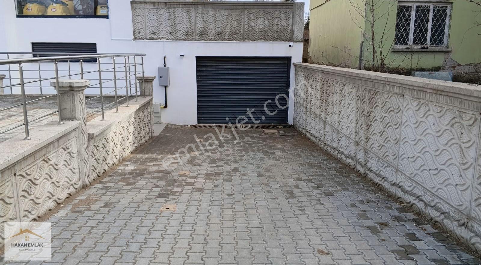 Hakan Emlaktan Hastane Bölgesi 2+0 Kiralık Lüxx Daire - Görsel 2