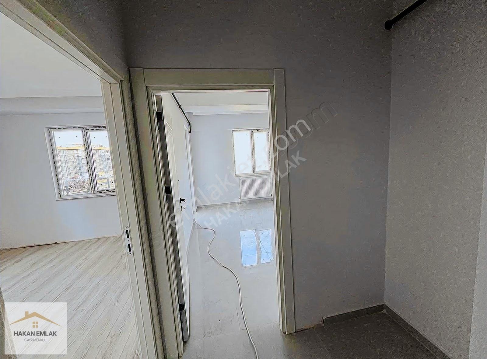 Hakan Emlaktan Pelit Cami Civarında Son Kat / Arakat Sıfır Daire - Görsel 19