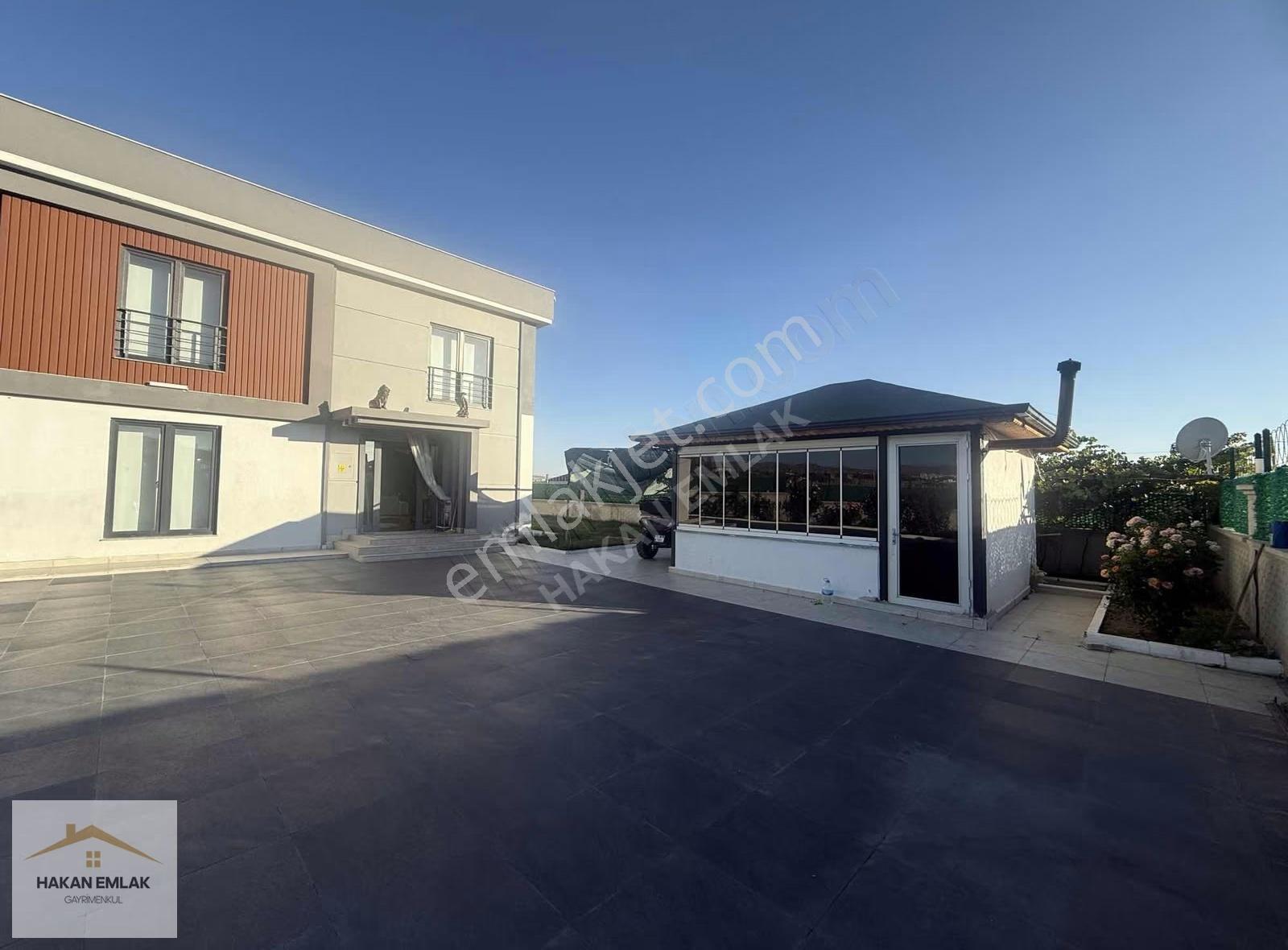 Hakan Emlak' Tan 2 Katlı Yüzme Havuzlu Eşyalı 4+1 Satılık Villa - Görsel 32