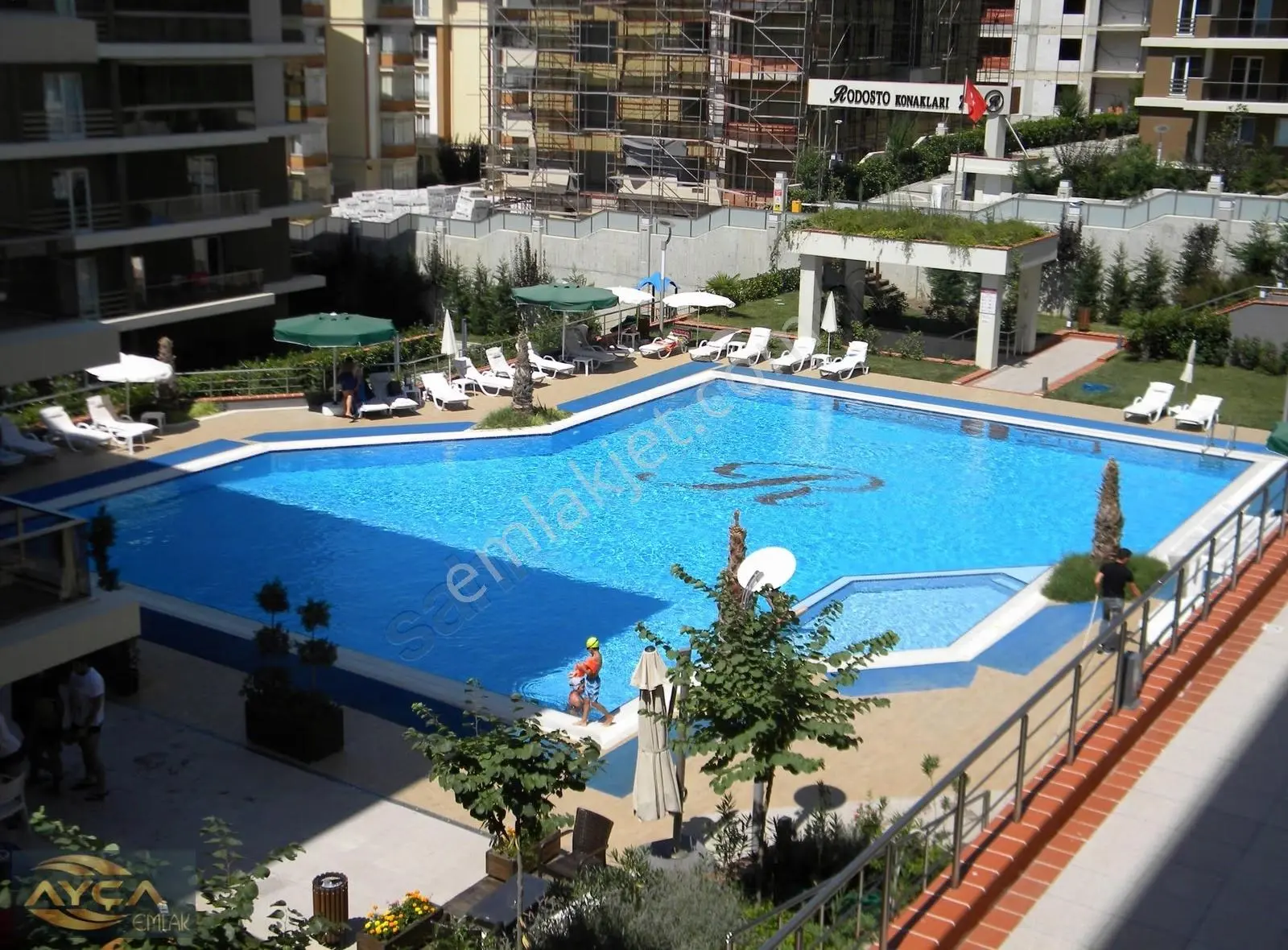 Prestijli Donanımlı,elit Sitede Ayçadan Sat. 2+1lüks Geniş Daire