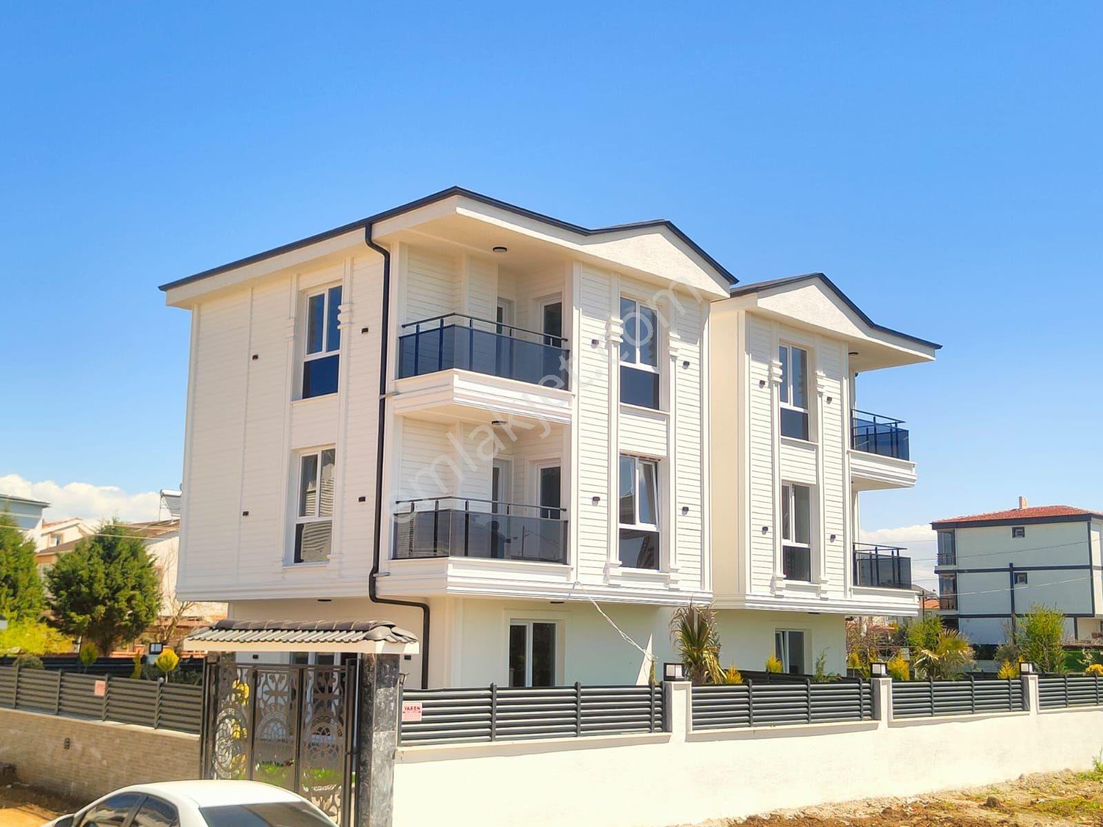 Kartallar'dan Yeniçiftlik'te Beyaz Köşk 4+1 Bahçeli Lüks Ve Şık. - Görsel 3