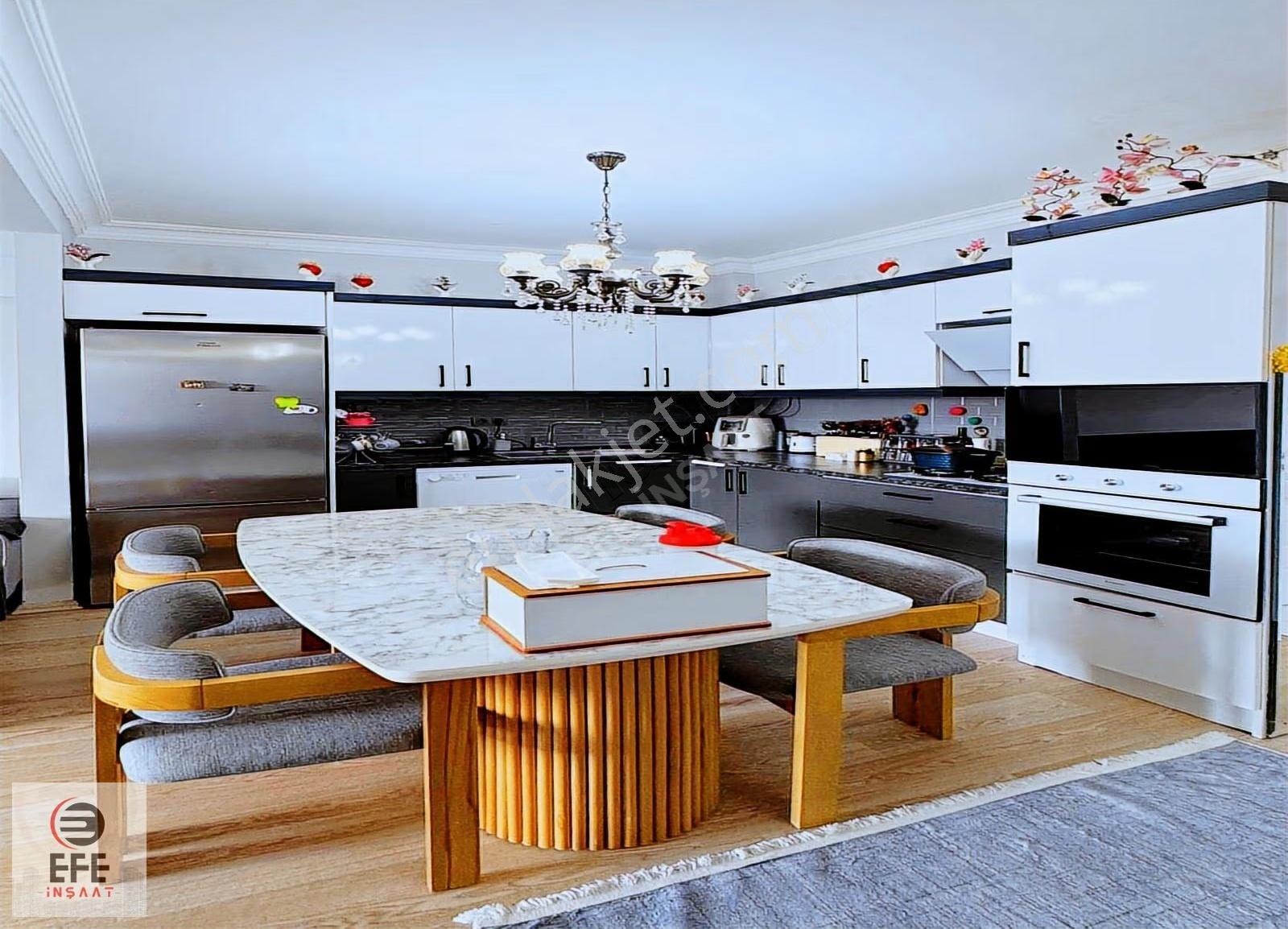 Efe'den Aktiviteli Aile Sitesnde 165m² Dubleks 2+1 Satılık Daire