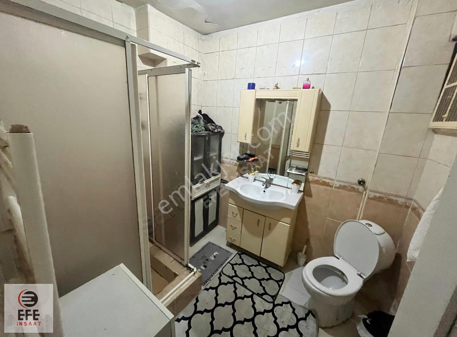 Cadde Üzeri Sağlam Binada 6+2 Kelepir Daire - Görsel 18