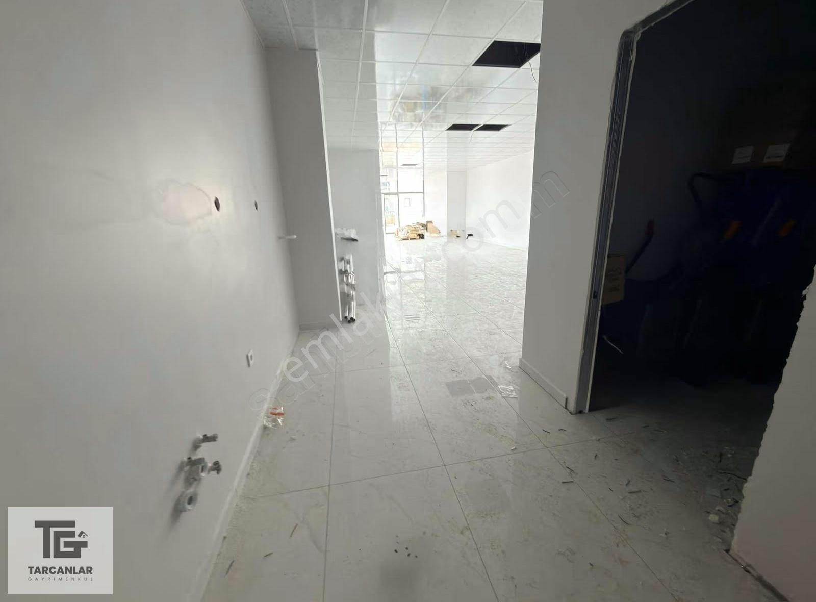 Tarcanlardan,yeşilova Merkezde Rezidans Bölgesinde 135m2 Dükkan - Görsel 2