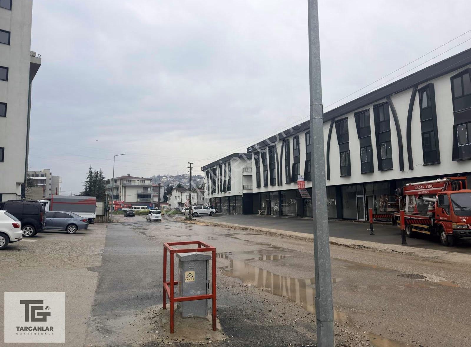 Tarcanlardan,yeşilova Merkezde Rezidans Bölgesinde 135m2 Dükkan - Görsel 9