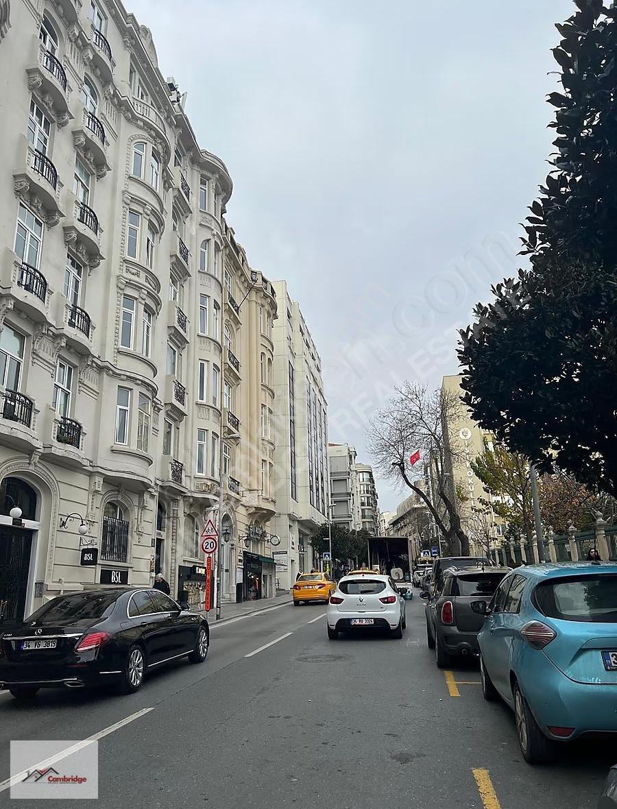 Teşvikiye Caddesi'nde Devren Kiralık 200m² Mağaza