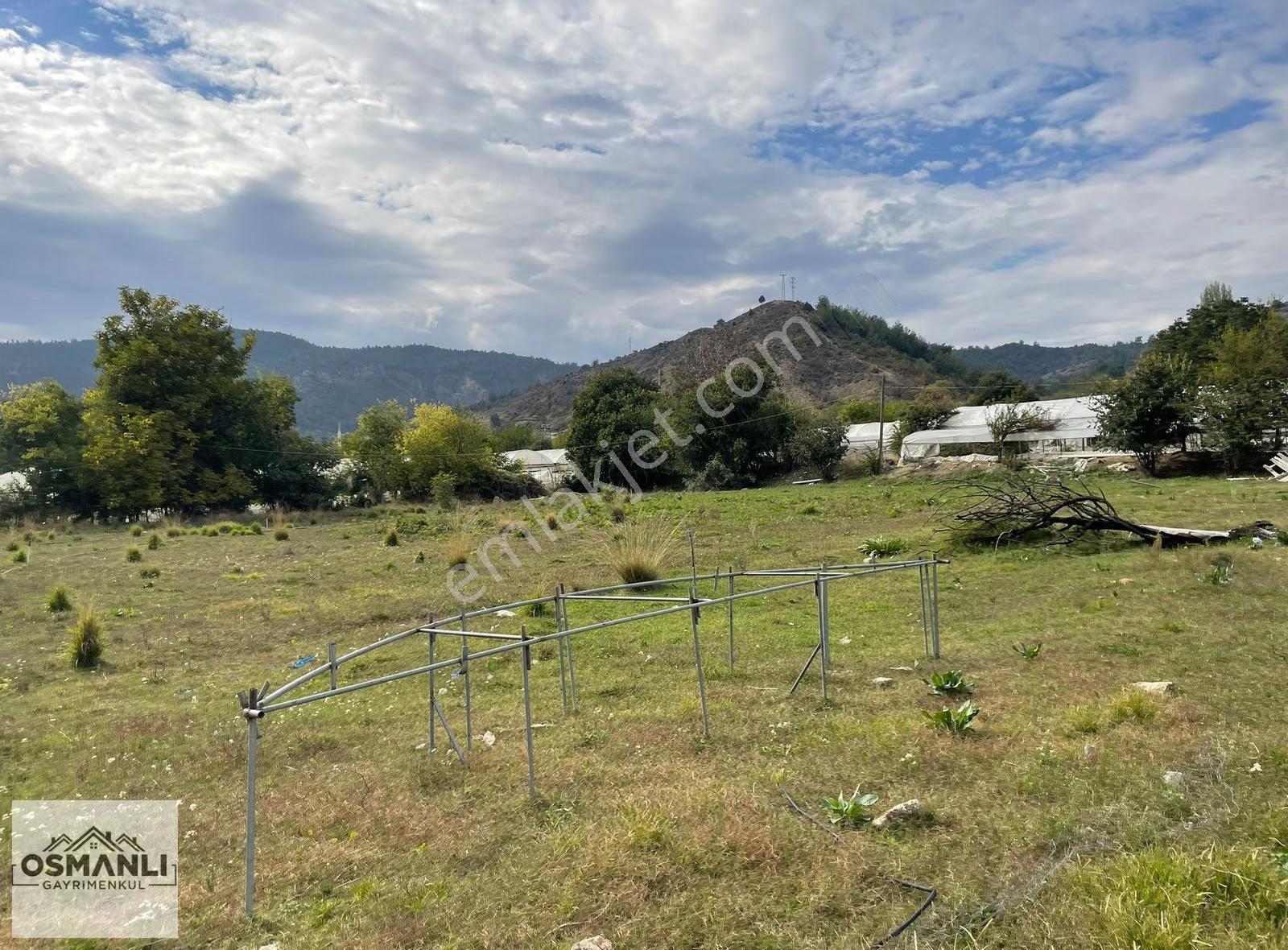 Seraların Ortasında,köyün Dibinde,4.726 M2 Toprağı Verimli Arazi - Görsel 7