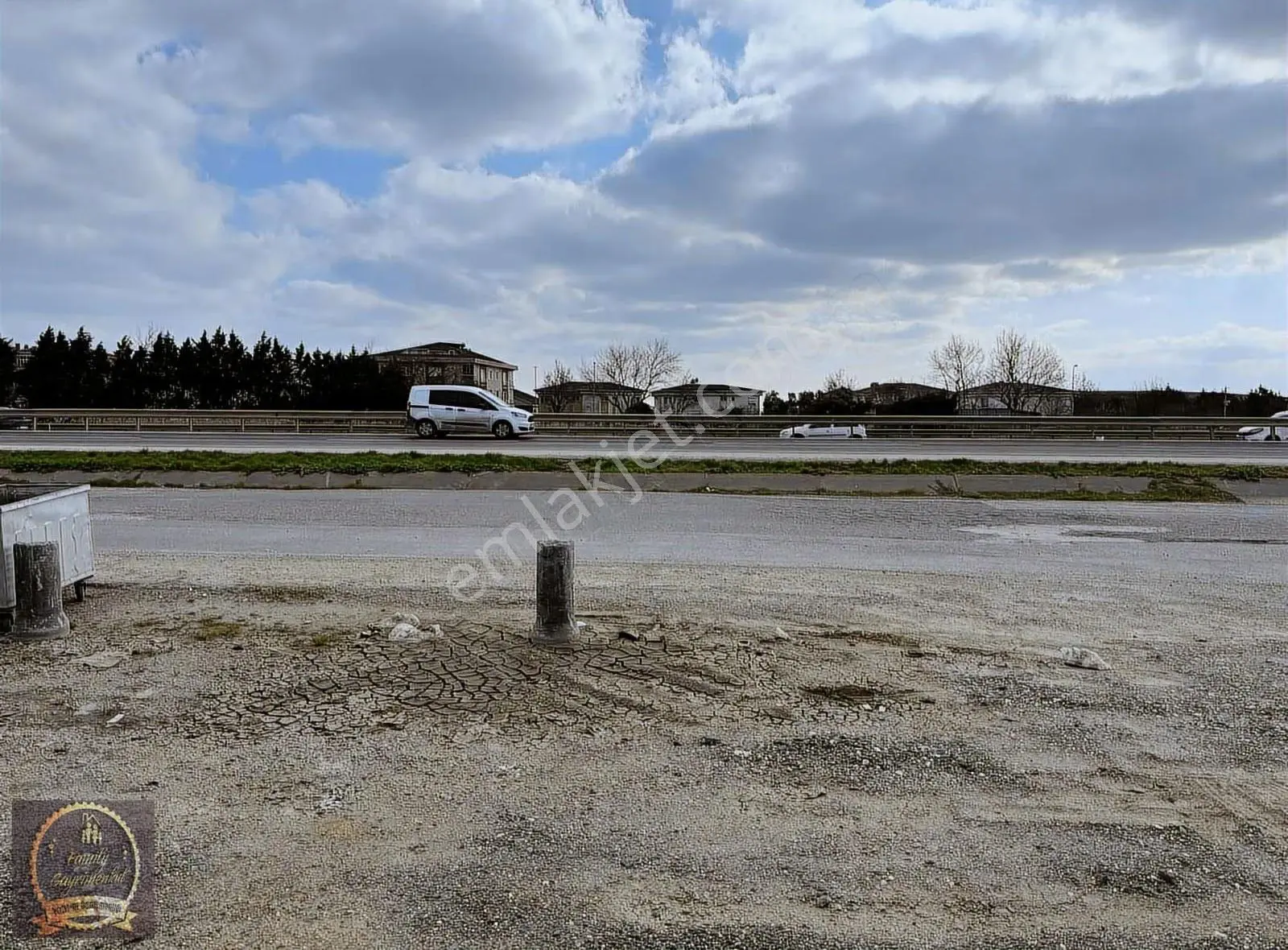 Silivri'de Tüm İş Kollarına Uygun E/5 Cephe Köşe Kiralık Arsa - Görsel 2