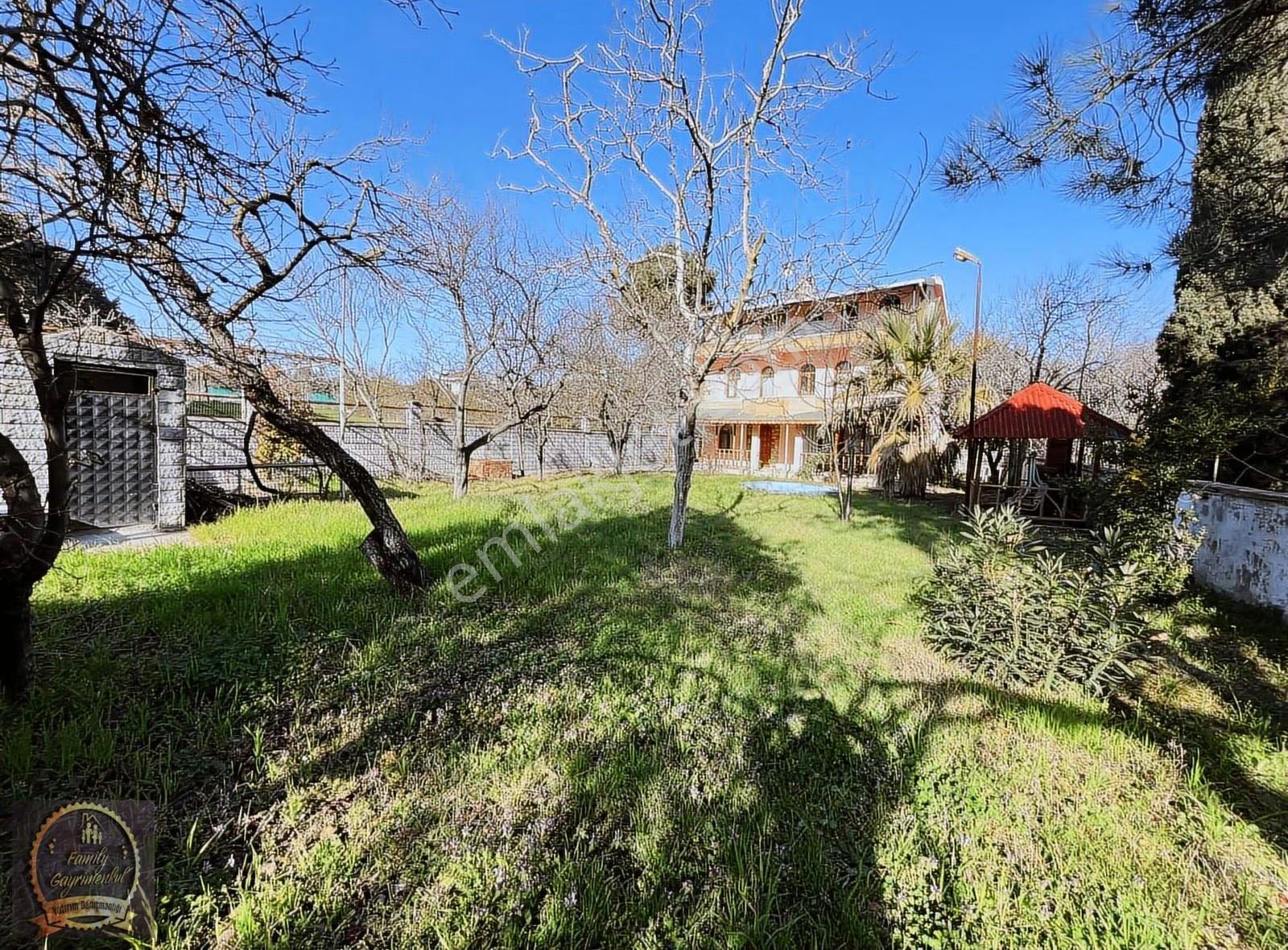 Silivri Kavaklı Bölgesinde Satılık Geniş Bahçeli Triplex Villa - Görsel 14