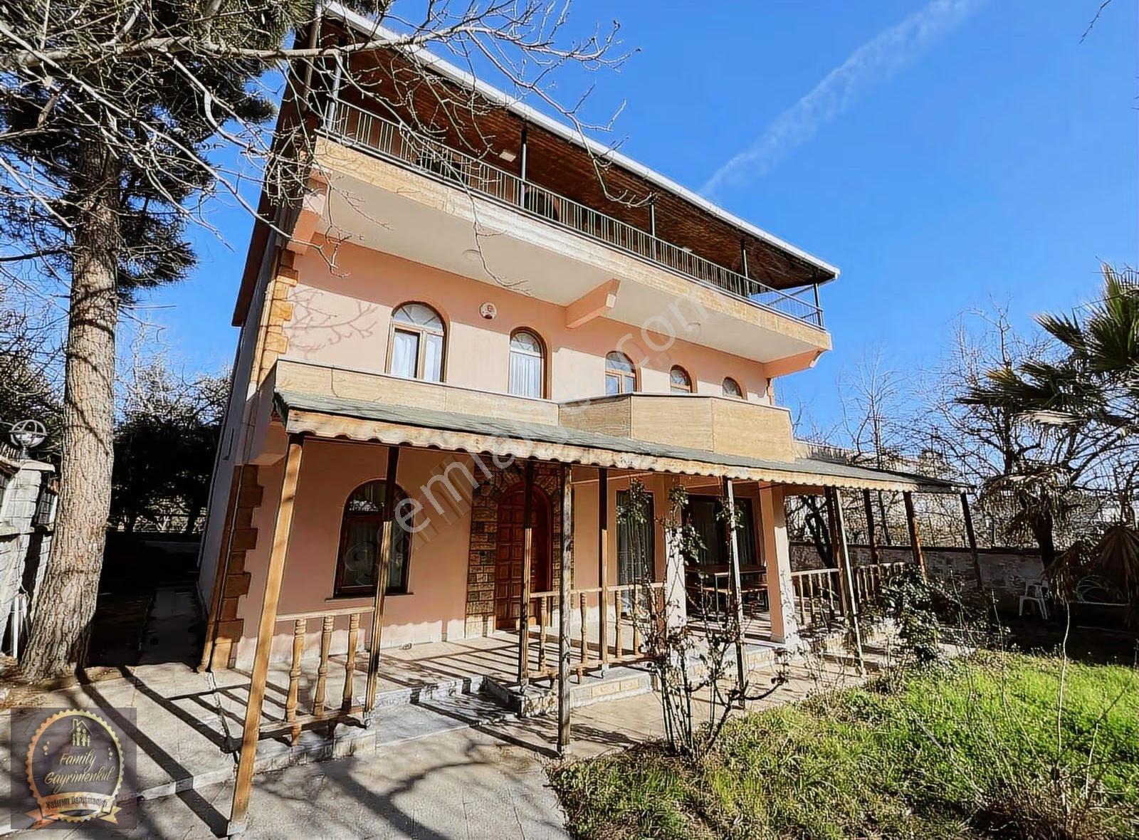 Silivri Kavaklı Bölgesinde Satılık Geniş Bahçeli Triplex Villa - Görsel 35